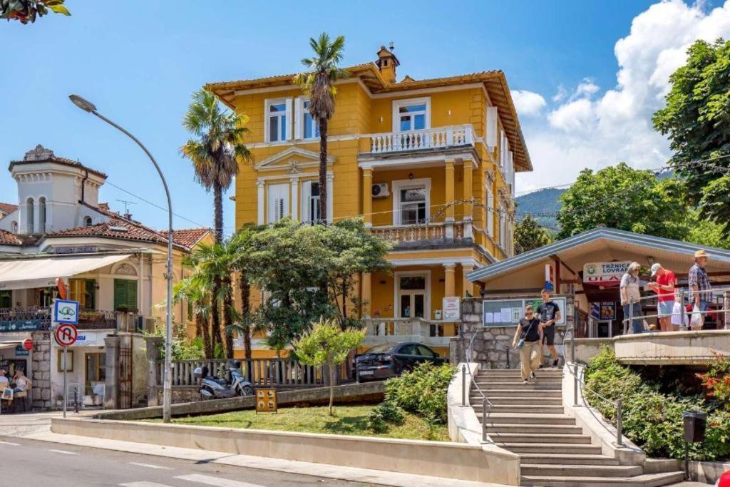 Apartman Barocco Ловран Экстерьер фото